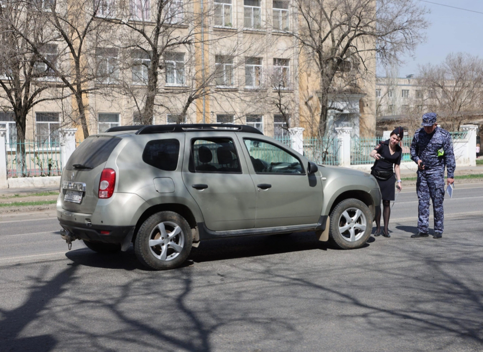 В Волгограде росгвардейцы первыми помогли детям, которых сбил автомобиль
